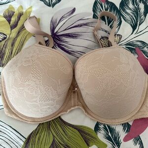 Wacoal Lace Bra in Cream
